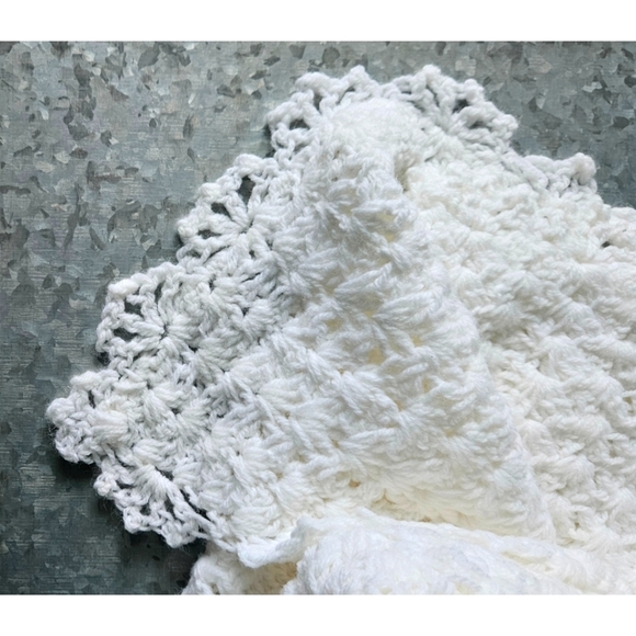 Handmade Vintage Knit Baby Blanket - Picture 2 of 3